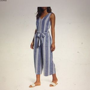 NWT beautiful blue striped jumpsuit size x-small